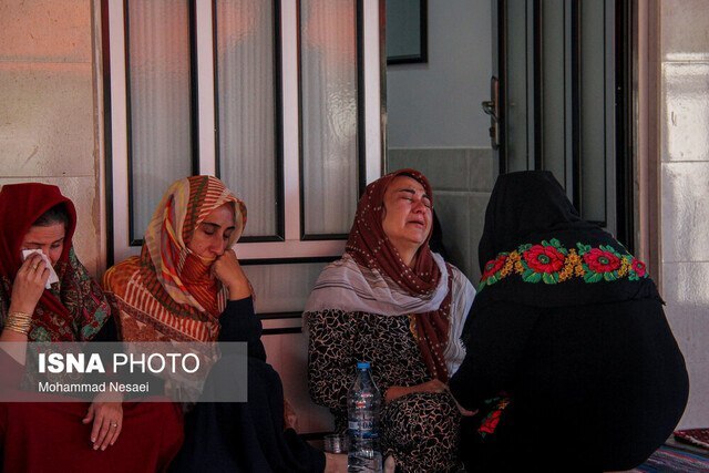 مردم در زادگاه صابر کاظمی با غم و اندوه او را بدرقه کردند