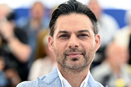 عکس/ استایل گنگ پیمان معادی در حال شستن خودرو چند میلیاردی