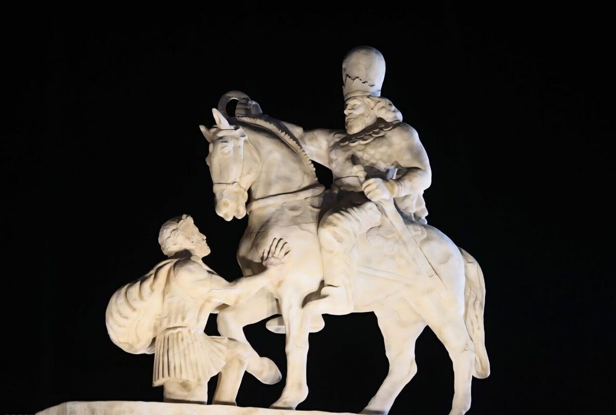 مجسمه والرین چیست و چرا در میدان انقلاب نصب شد؟ مجسمه والرین چیست و چرا در میدان انقلاب نصب شد؟