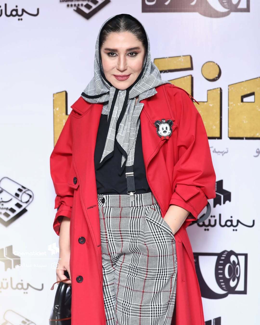 نسیم ادبی با عینک خاص