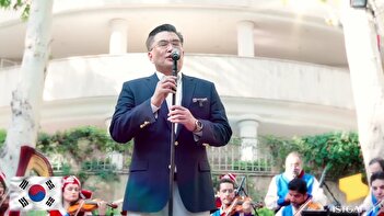 فیلم/ آوازخوانی سفیر کره جنوبی در قم