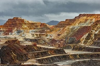 اینفوگرافی/ چین کدام مواد معدنی حیاتی را تولید می‌کند؟