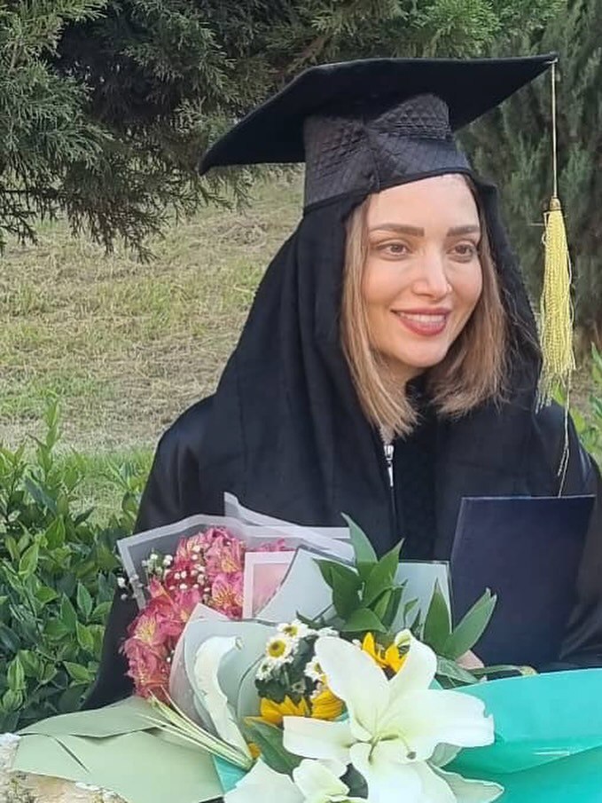 بهنوش طباطبایی در جشن فارغ‌التحصیلی اش