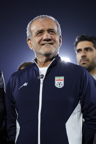 حضور پزشکیان در جمع شاگردان امیر قلعه نوعی