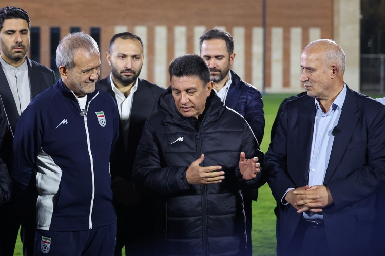 پزشکیان در جمع شاگردان امیر قلعه نوعی