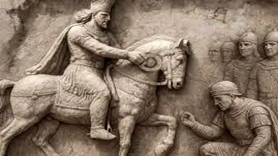 مجسمه والرین مجسمه والرین