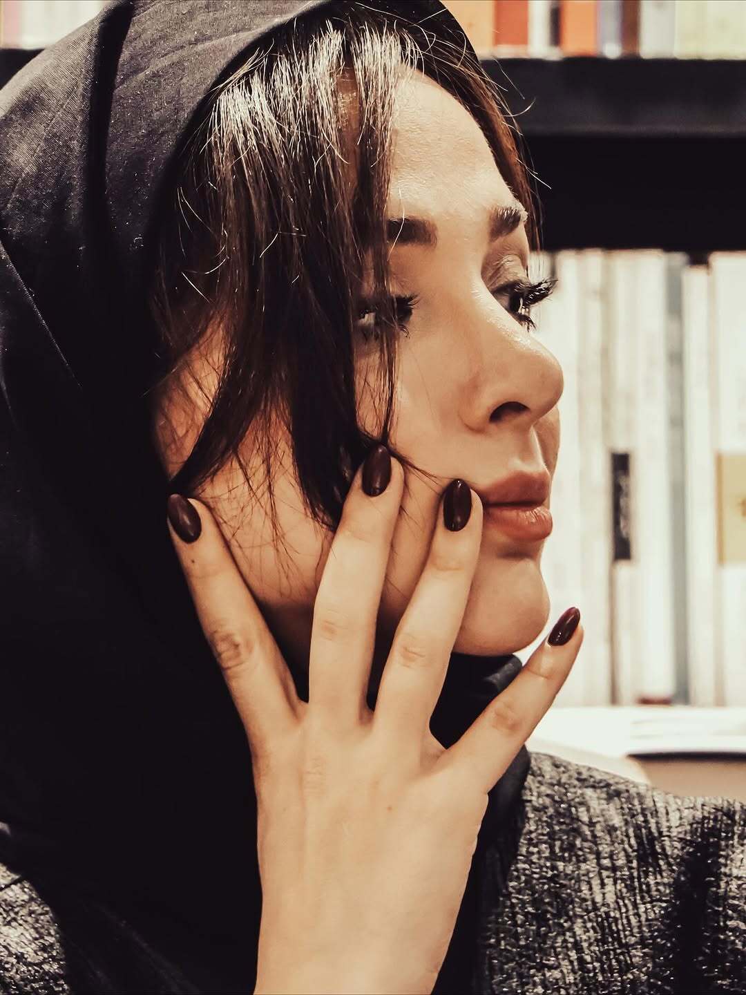 ژست خاص المیرا دهقانی در این تصویر