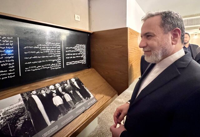 عراقچی در منزل رهبر انقلاب در مشهد