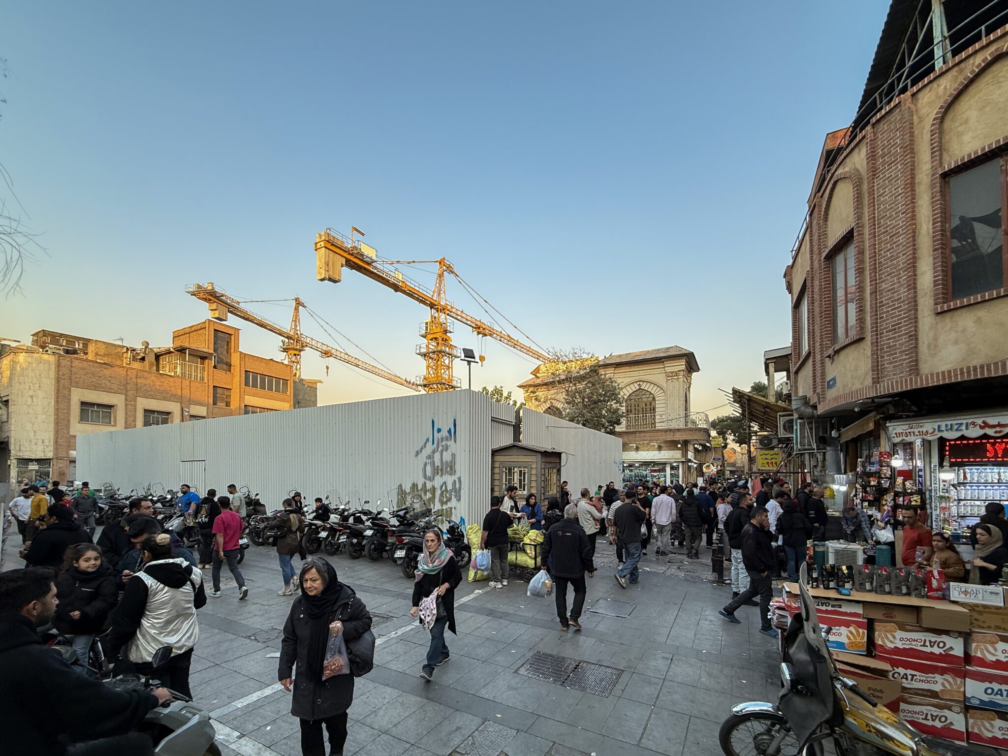 فرونشست در یک قدمی کاخ گلستان