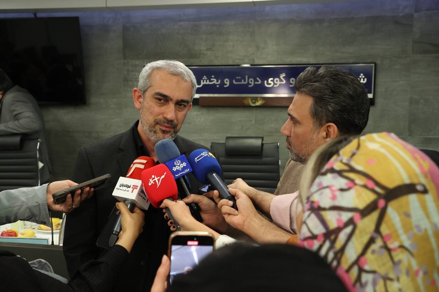 اصلاح عوارض صادراتی کالا‌های خام در دستور کار/ برنامه تسهیل بازگشت ارز تا دو هفته آینده ابلاغ می‌شود