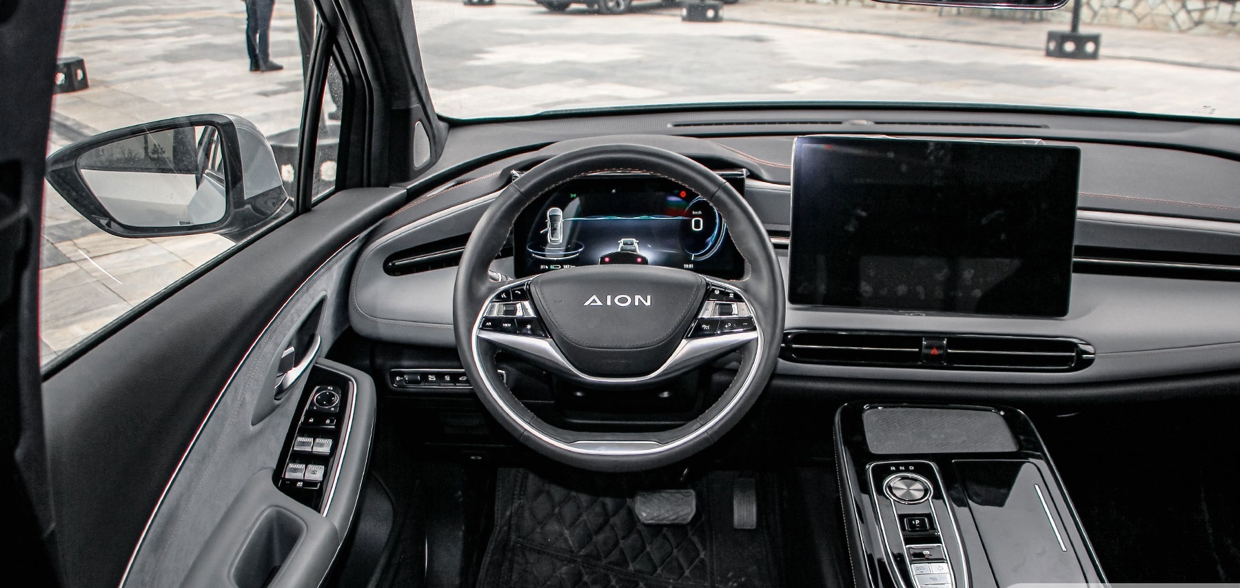 مشخصات خودروی آیون وی پلاس؛ تاکسی برقی مشخصات خودروی آیون وی پلاس