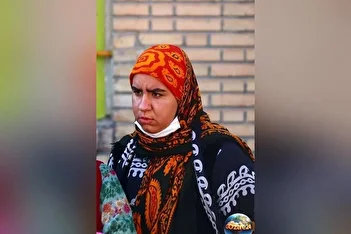 گشت و گذار روناک سریال نون خ در بازار سقز+ عکس