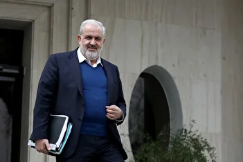 وزیر نیرو: آب زیاد مصرف کنید برقتان را قطع می‌کنیم+ فیلم