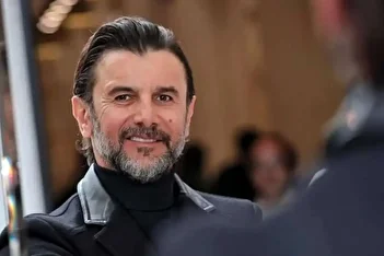 عکس/ تیپ گنگ امین حیایی در اصفهان با کاپشن چند میلیونی و شلوار تینیجری