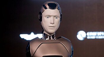 فیلم/ افتضاح در رونمایی از اولین ربات هوش مصنوعی روسیه