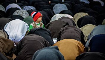 عکس/ اقامه نماز باران صبح امروز در تهران