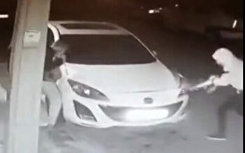 فیلم/ سرقت مزدا ۳ مقابل استادیوم آزادی در کمتر از یک دقیقه