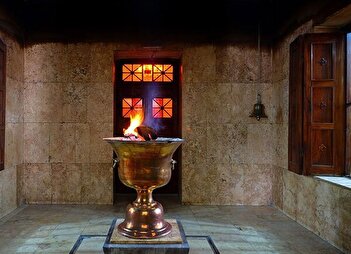 عکس/ شکوه و زیبایی آتشکده یزد با شعله ۱۵۰۰ ساله