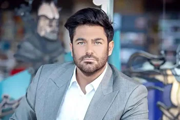 عکس/ گشت و گذار محمدرضا گلزار سوار ماشین کیم کارداشیان در امارات