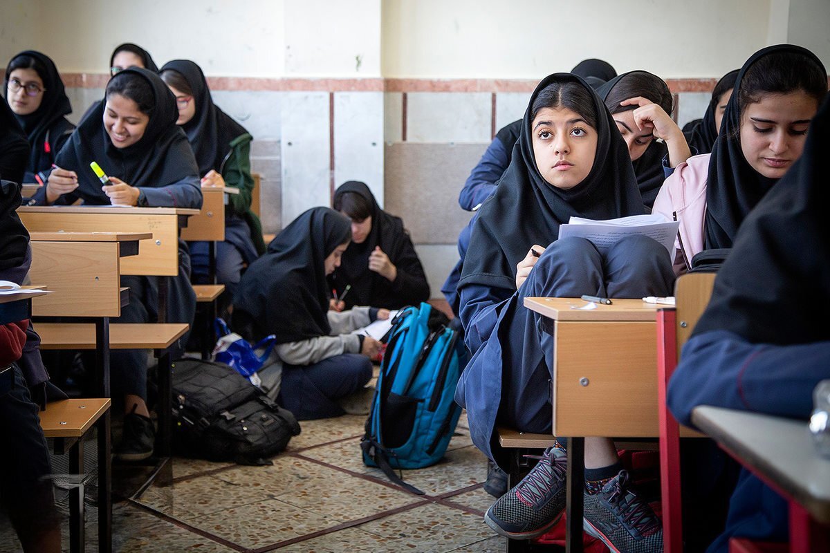 دانش آموزان در کلاس درس دانش آموزان در کلاس درس