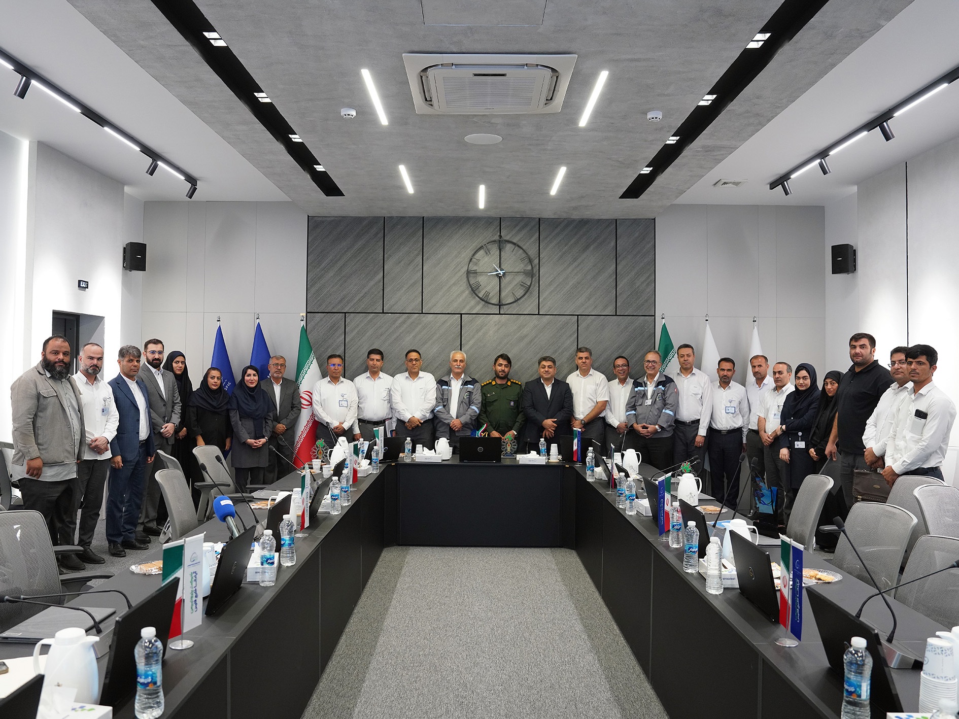 برگزاری اولین جشنواره مطبوعاتی روایت ایثار در پتروشیمی آپادانا خلیج فارس برگزاری اولین جشنواره مطبوعاتی روایت ایثار در پتروشیمی آپادانا خلیج فارس