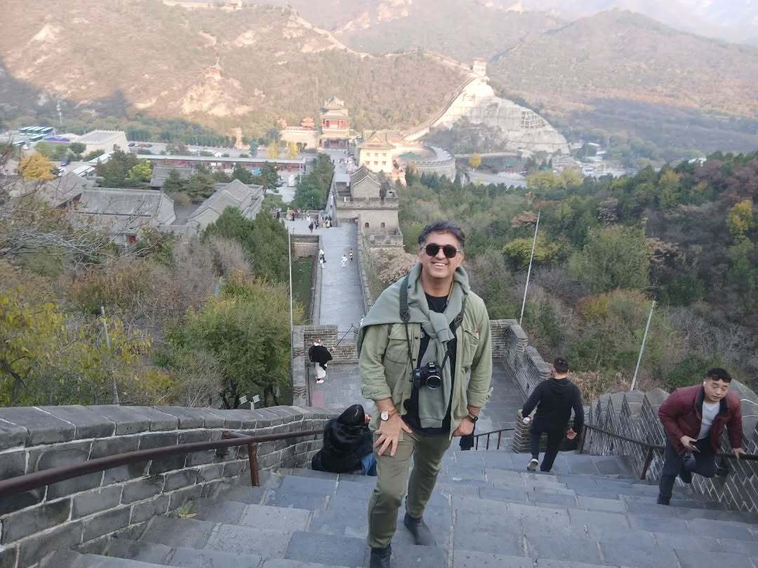 مهدی امینی خواه در دیوار چین