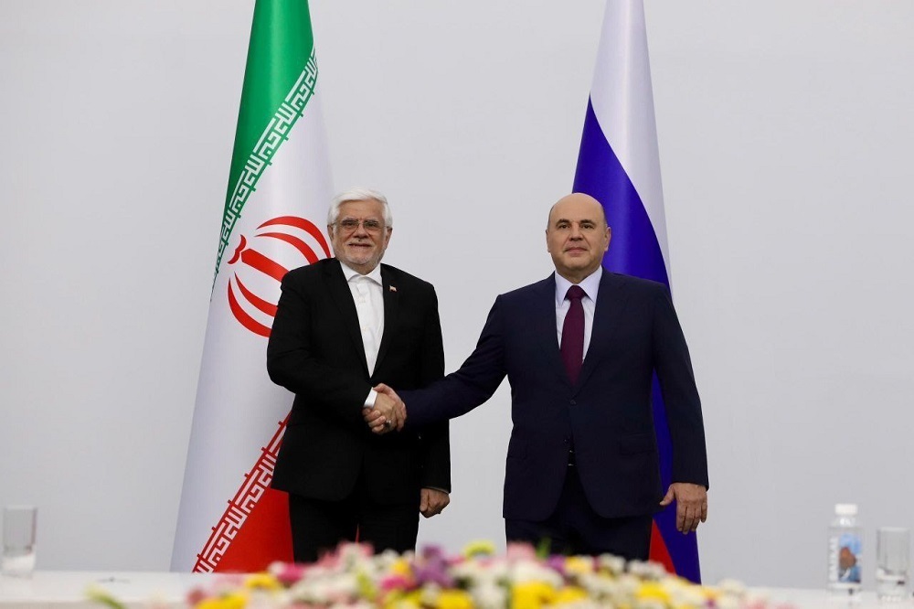 سفر عارف به مسکو و گفت‌وگو با نخست‌وزیر روسیه