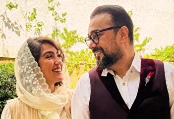 عکس/ ژست مادرانه مونا کرمی با کلاه خاص در خودرو میلیاردی