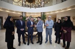 تقدیر مدیر نظارت بر خدمات گردشگری از مراکز برتر خدماتی گردشگری به مناسبت هفته کیش تقدیر مدیر نظارت بر خدمات گردشگری از مراکز برتر خدماتی گردشگری به مناسبت هفته کیش