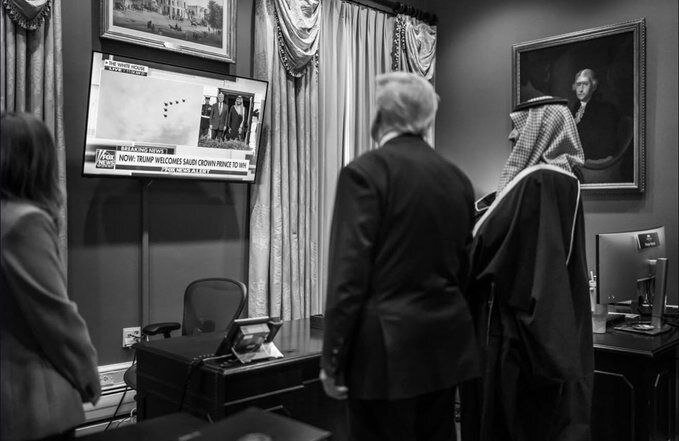 ترامپ و بن‌سلمان در حال تماشای تلویزیون
