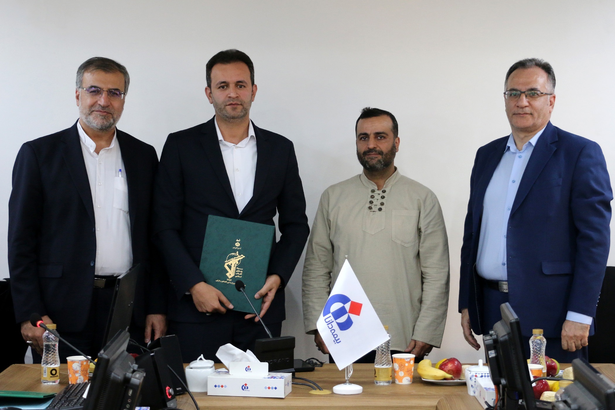 مراسم تکریم و معارفه فرمانده مرکز مقاومت بسیج بیمه دانا برگزار شد