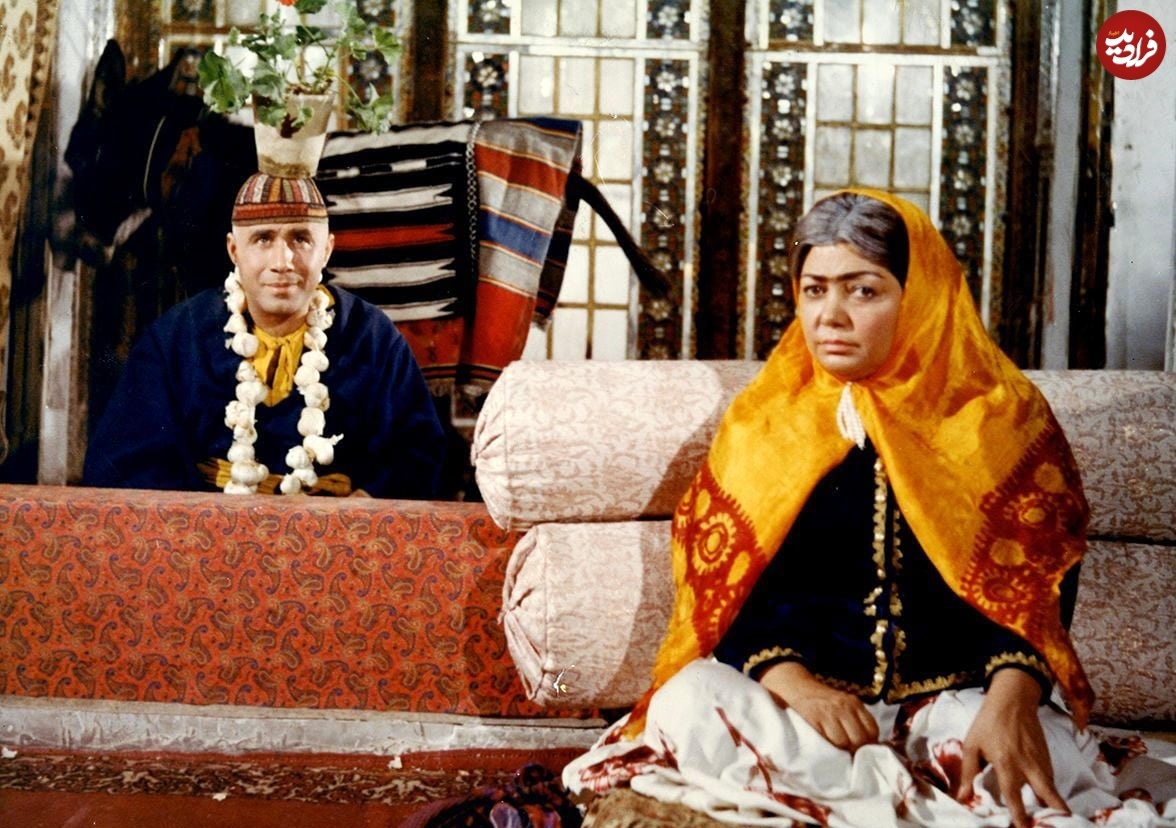 پرویز صیاد در کنار حمیده خیرآبادی