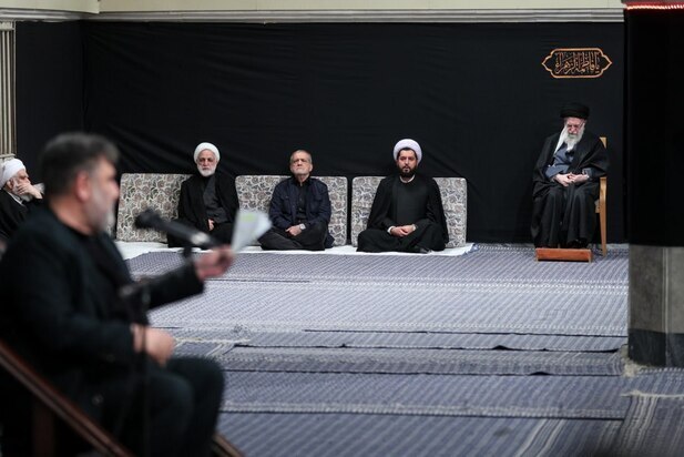 آغاز مراسم عزاداری حضرت زهرا(س) با حضور رهبر انقلاب