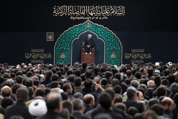 آغاز مراسم عزاداری حضرت زهرا(س) با حضور رهبر انقلاب