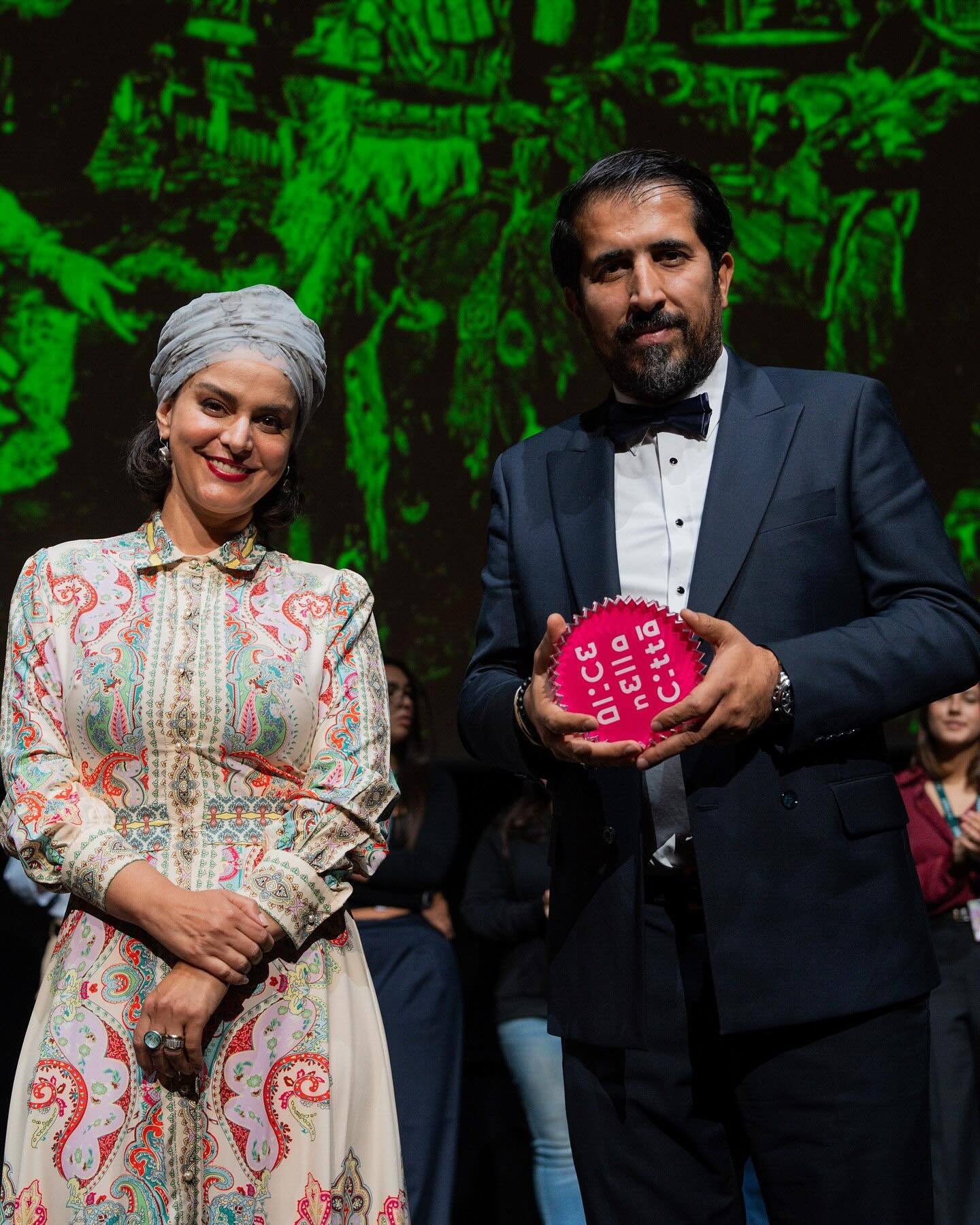 چهره غزل شاکری