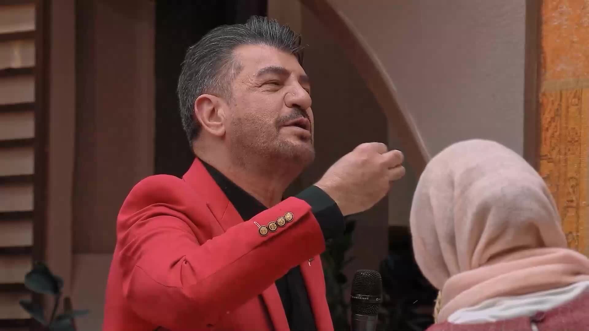 محمود شهریاری مجری تلویزیون