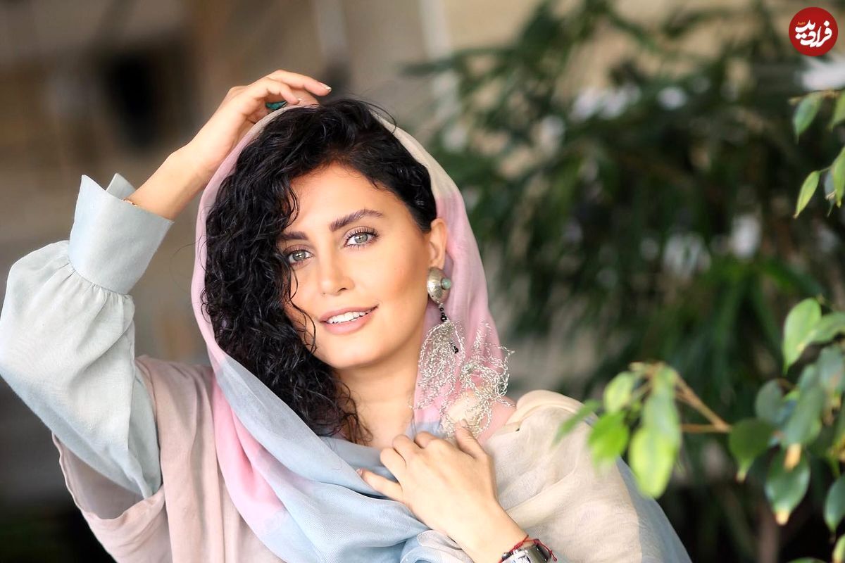 ژست صمیمی پژمان جمشیدى