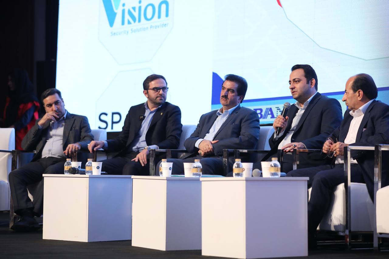 انحراف نقدینگی از بخش واقعی اقتصاد، چالش اصلی تولید و معیشت مردم است انحراف نقدینگی از بخش واقعی اقتصاد، چالش اصلی تولید و معیشت مردم است