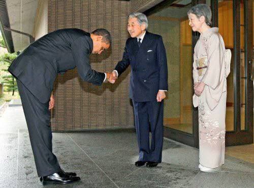 رفتار اوباما با امپراطور ژاپن