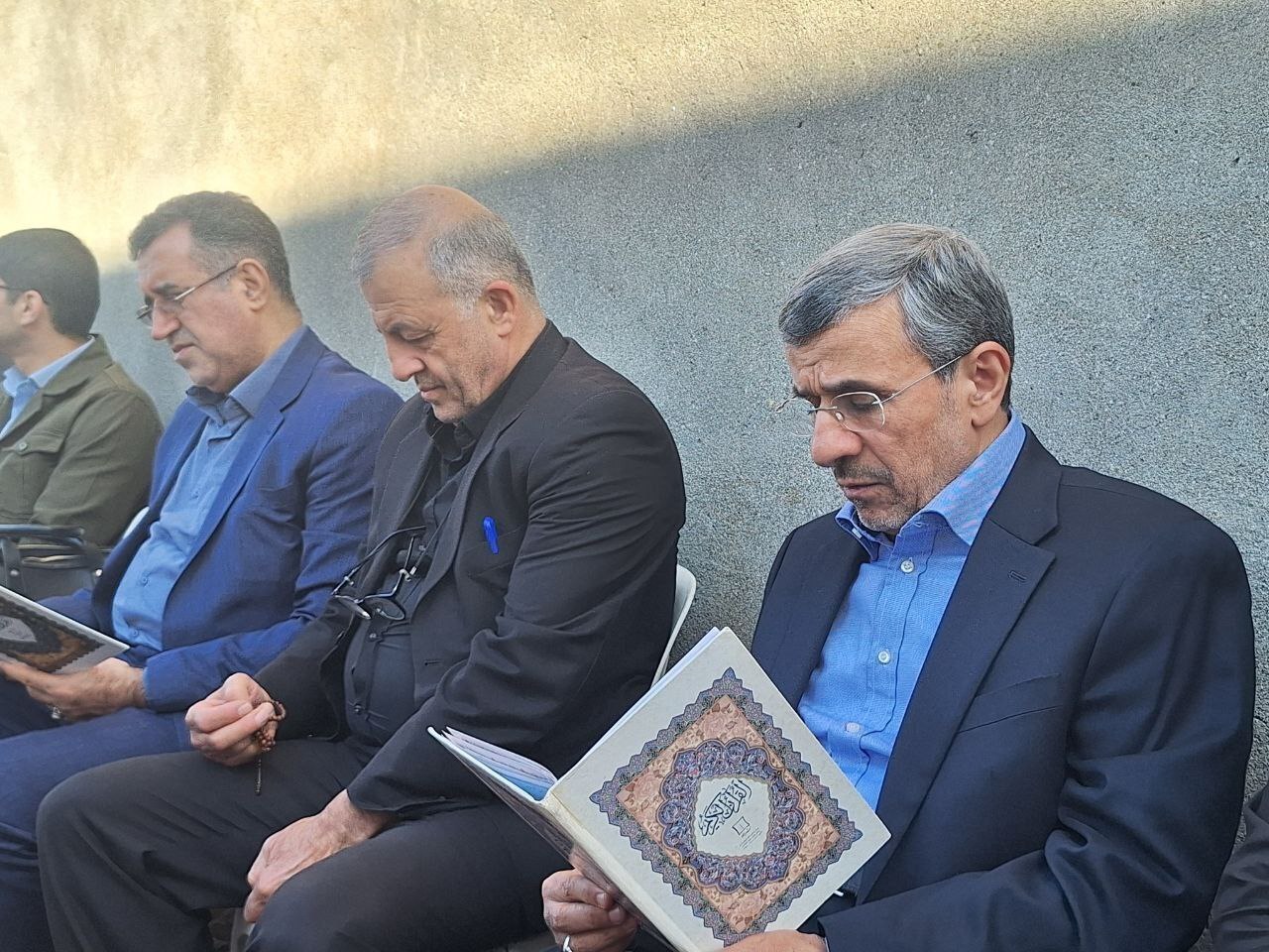 محمود احمدی‌نژاد در منزل رحیم‌مشایی