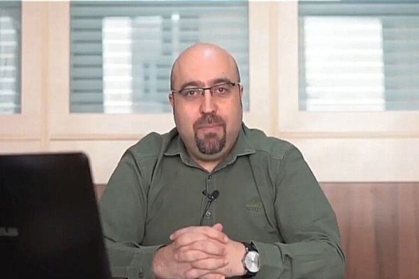 دلار به زیر ۱۰۰ هزار تومان نمیرسد/ در ماههای پایانی سال میلادی، دلار رشد قابل توجهی خواهد داشت مصاحبه برزو حق شناس درباره دلار