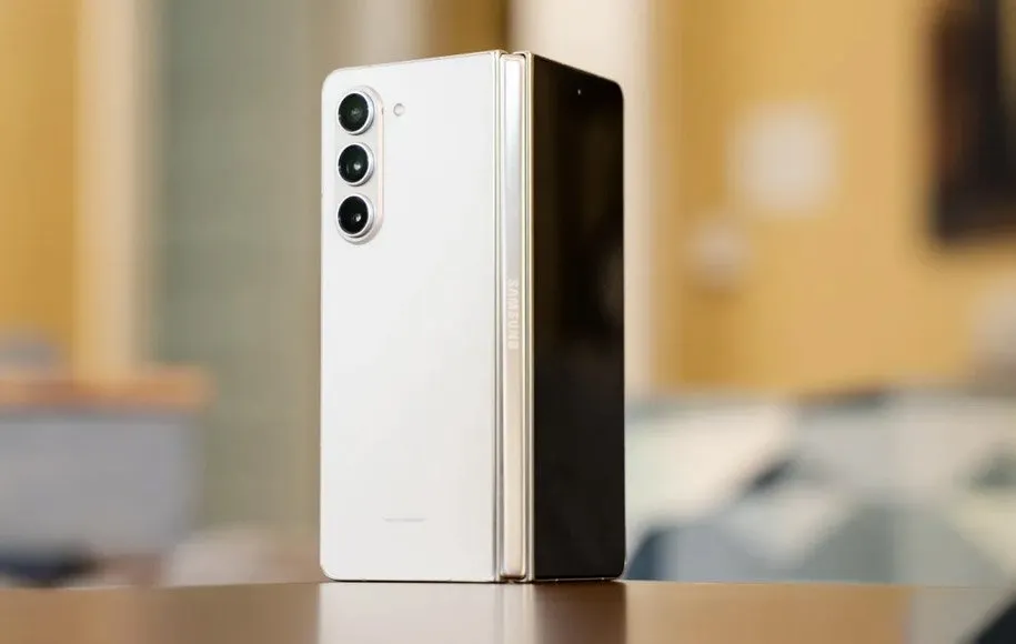 مشخصات باتری سامسونگ گلکسی Z Fold۵