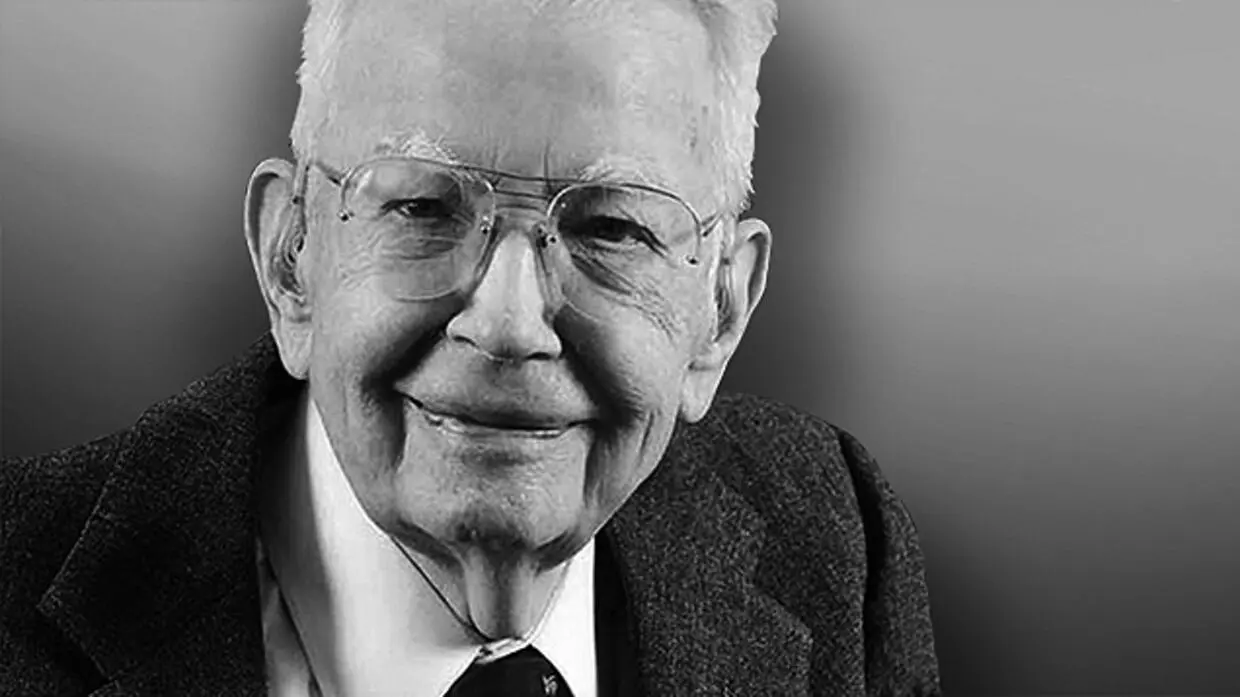 رونالد کوز کیست؟/اقتصاددان، برنده نوبل و مبتکر قضیه کوز در اقتصاد رونالد کوز کیست