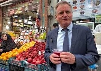 فیلم/ استقبال گرم ایرانی‌ها از کاردار سفارت آلمان