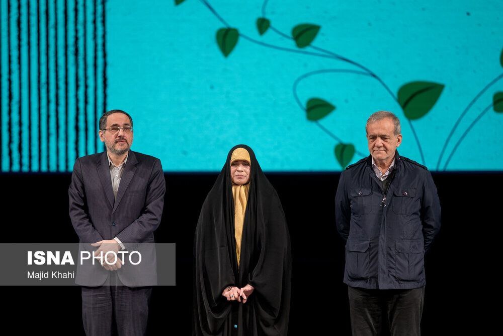 همسر قالیباف در کنار پزشکیان