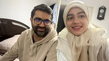 فیلم/ تشییع باشکوه فاطمه حیدری و حسنا سقاب اصفهانی در حرم رضوی