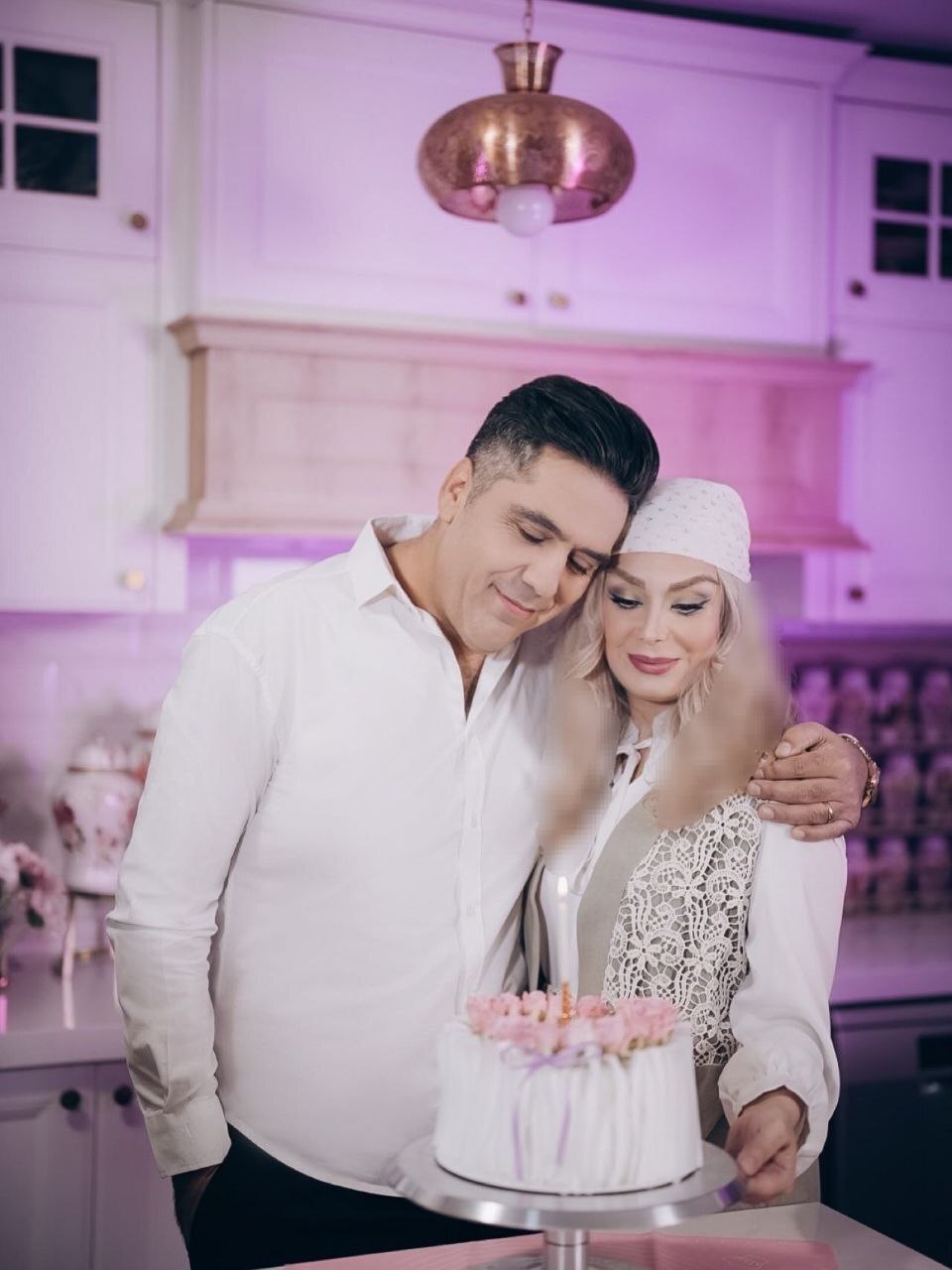 مجری تلویزیون تولد خود را با همسرش برگزار کرد