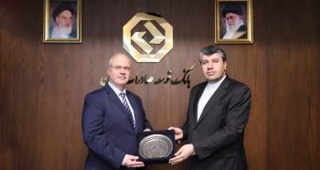 دیدار مدیرعامل بانک توسعه صادرات ایران با سفیر بلاروس در تهران؛ مسیر تازه در روابط بانکی دو کشور دیدار مدیرعامل بانک توسعه صادرات ایران با سفیر بلاروس در تهران؛ مسیر تازه در روابط بانکی دو کشور