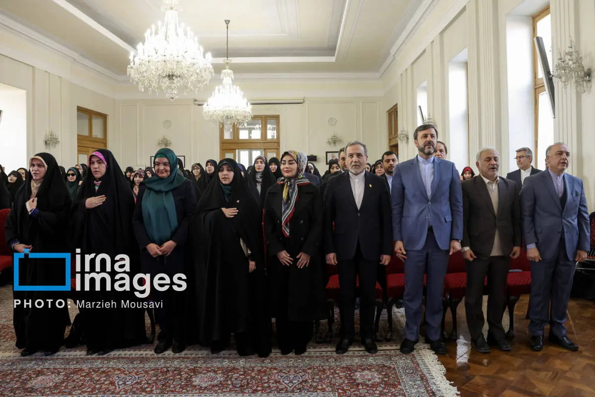 عراقچی و همسرش در یک مراسم زنانه