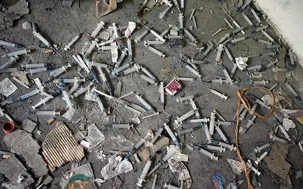 معتادان معتادان